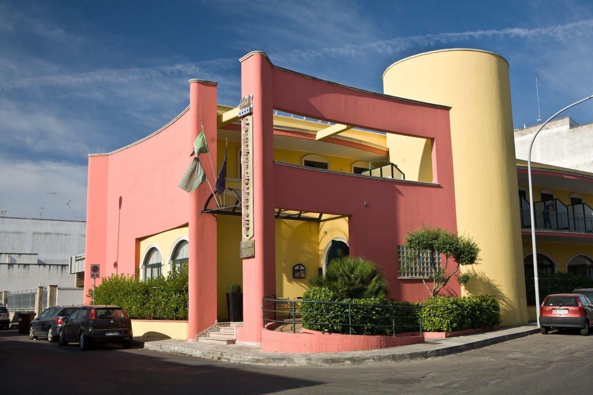 Lo Scacciapensieri Hotel & Restaurant Monteroni di Lecce Bagian luar foto