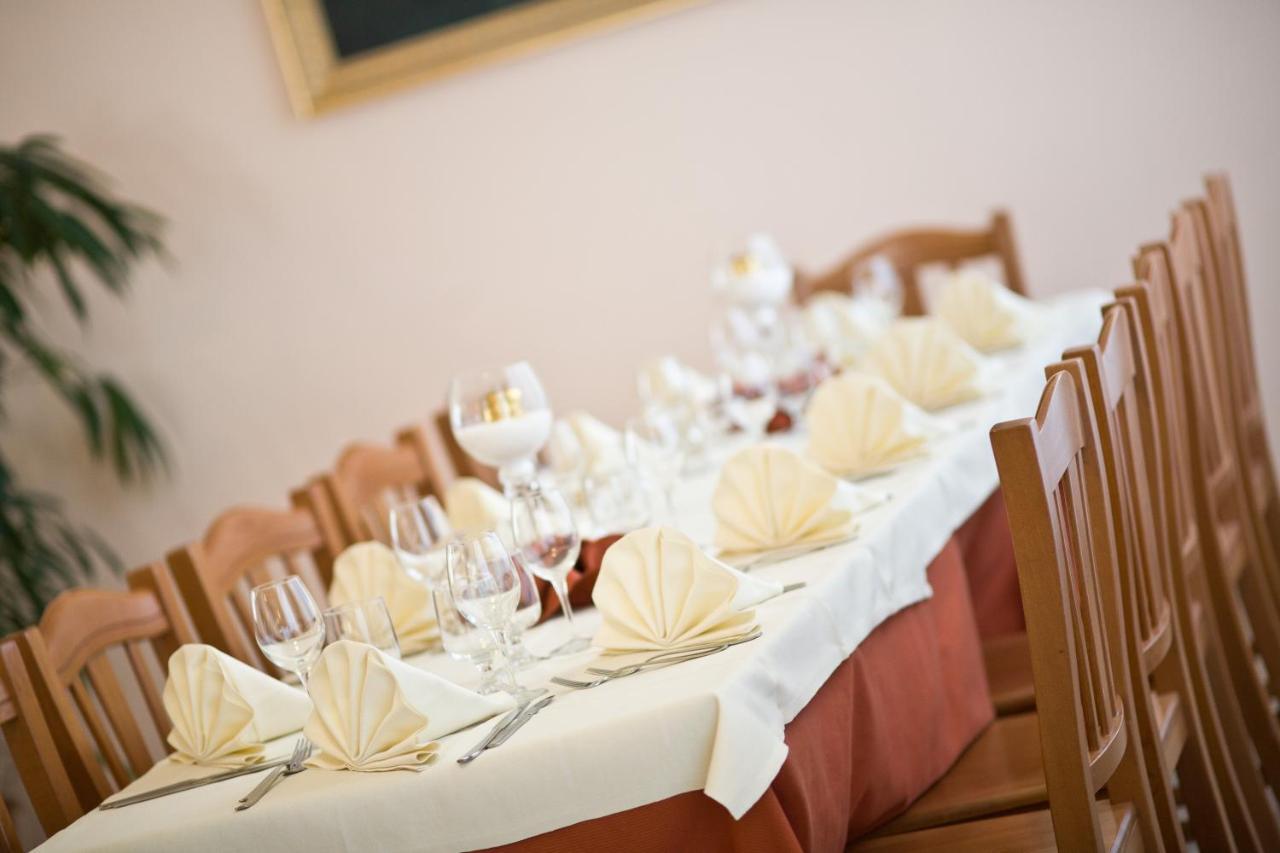 Lo Scacciapensieri Hotel & Restaurant Monteroni di Lecce Bagian luar foto